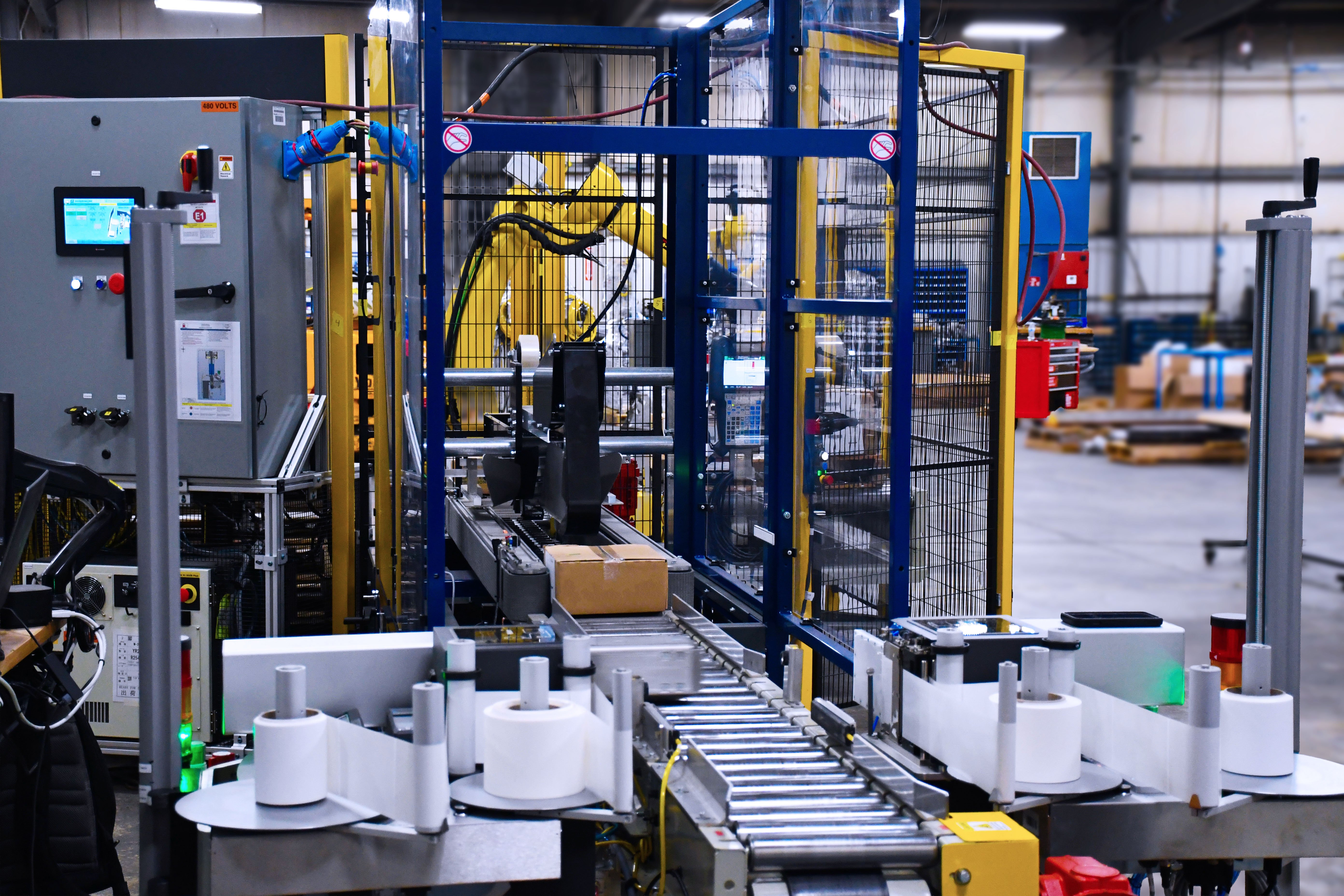 Automation floor with conveyor